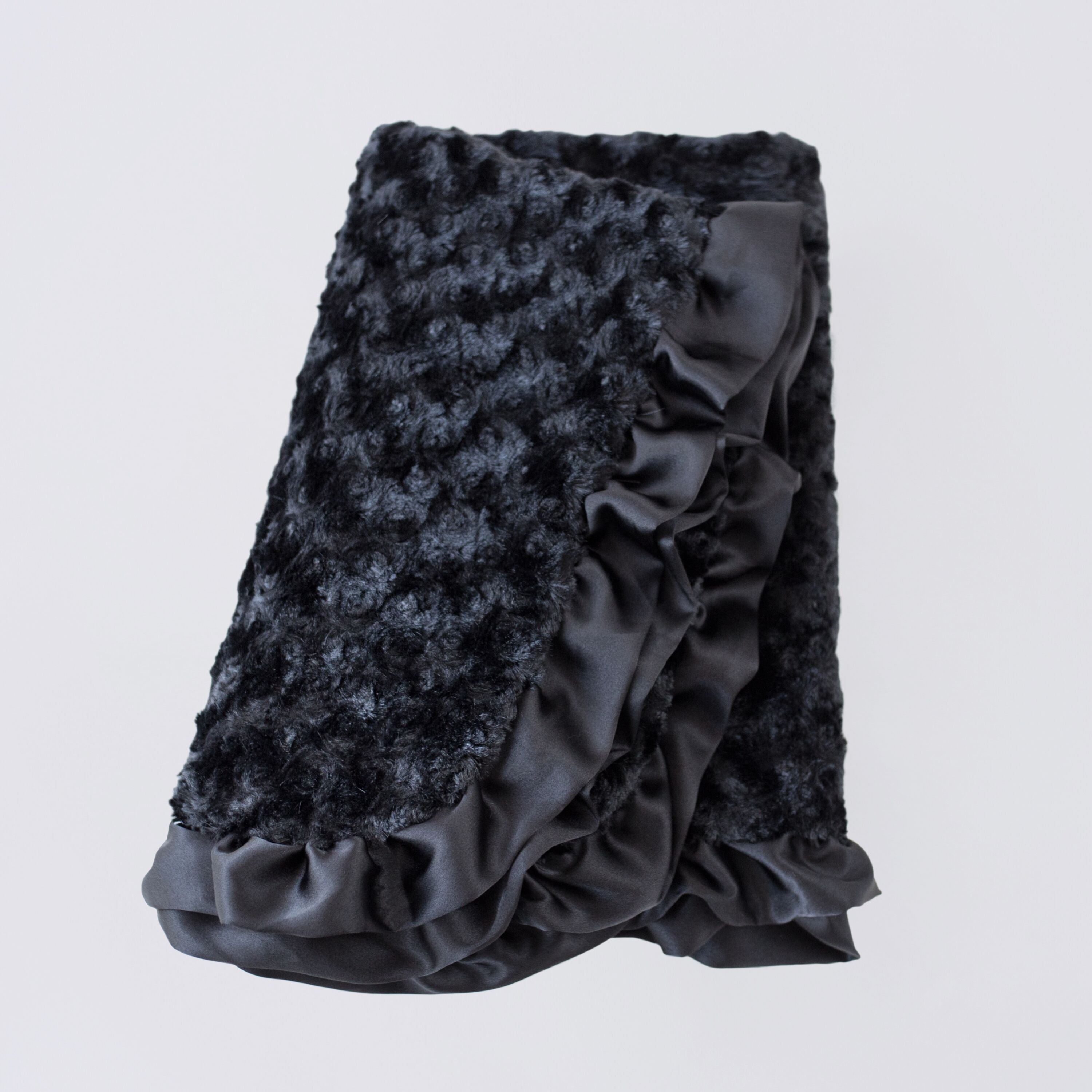 Ruffle Dog Blanket: Black
